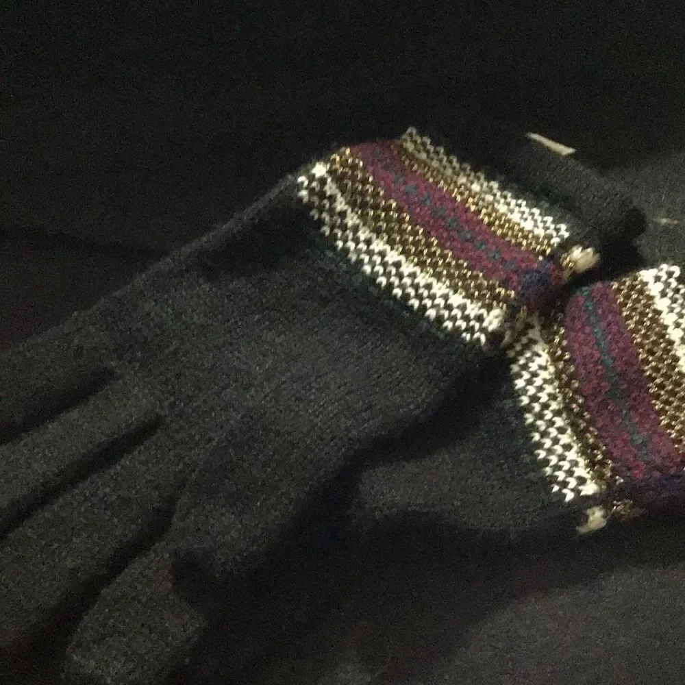 Gloves luxury Isotoners like new - Picture 2 of 4